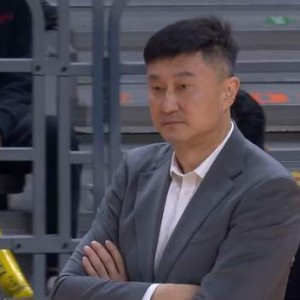 半岛体育-就这怎么冲冠？2场硬仗狂输71分，广东暴露短板，杜锋需做4点调整